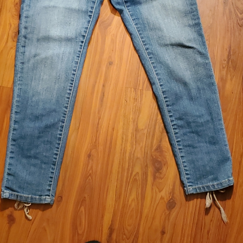Cache Jeans - Picture 3 of 6